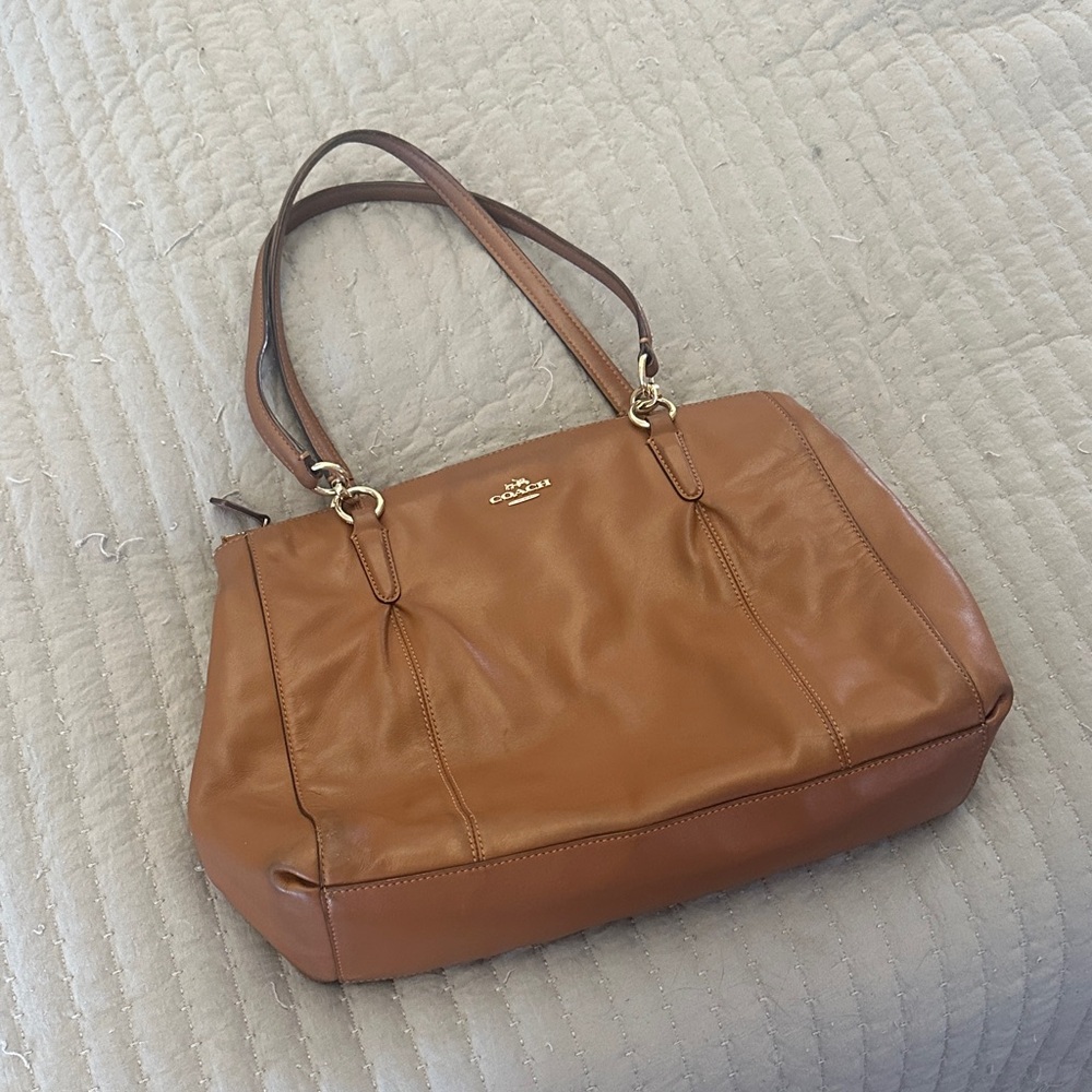 Vintage Coach Tan Leather Shoulder Medium Sized